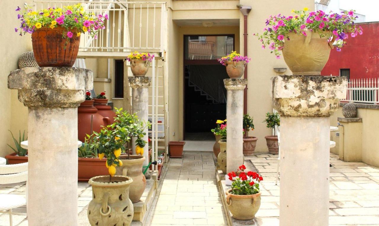 לינה וארוחת בוקר אלציו Palazzo Aurora מראה חיצוני תמונה
